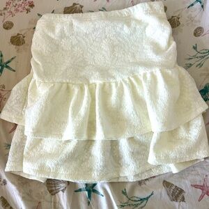 white flowy skirt